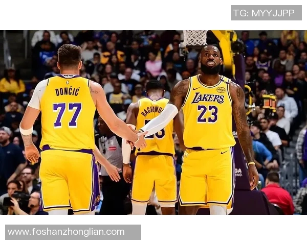 湖人队在23对24的激烈对决中展现实力争夺季后赛席位的关键战役