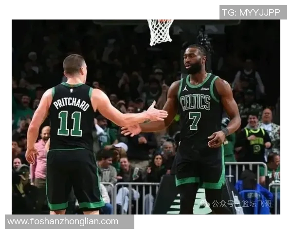 热火与凯尔特人激战正酣精彩瞬间回顾与战术分析